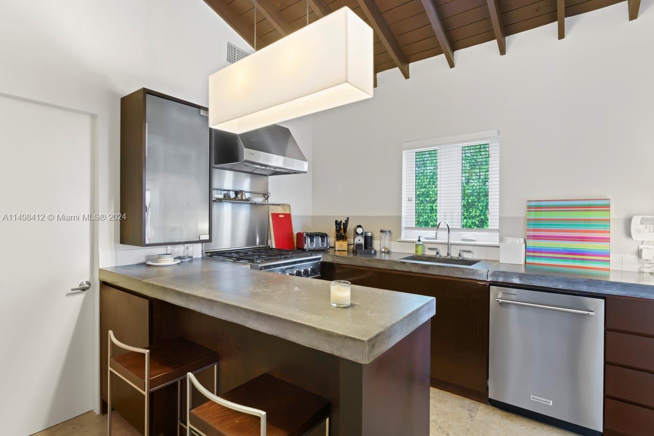 729 Espanola Way, Miami Beach, Florida 33139, 4 Bedrooms Bedrooms, ,4 BathroomsBathrooms,Residential,For Sale,729 Espanola Way,A11498412