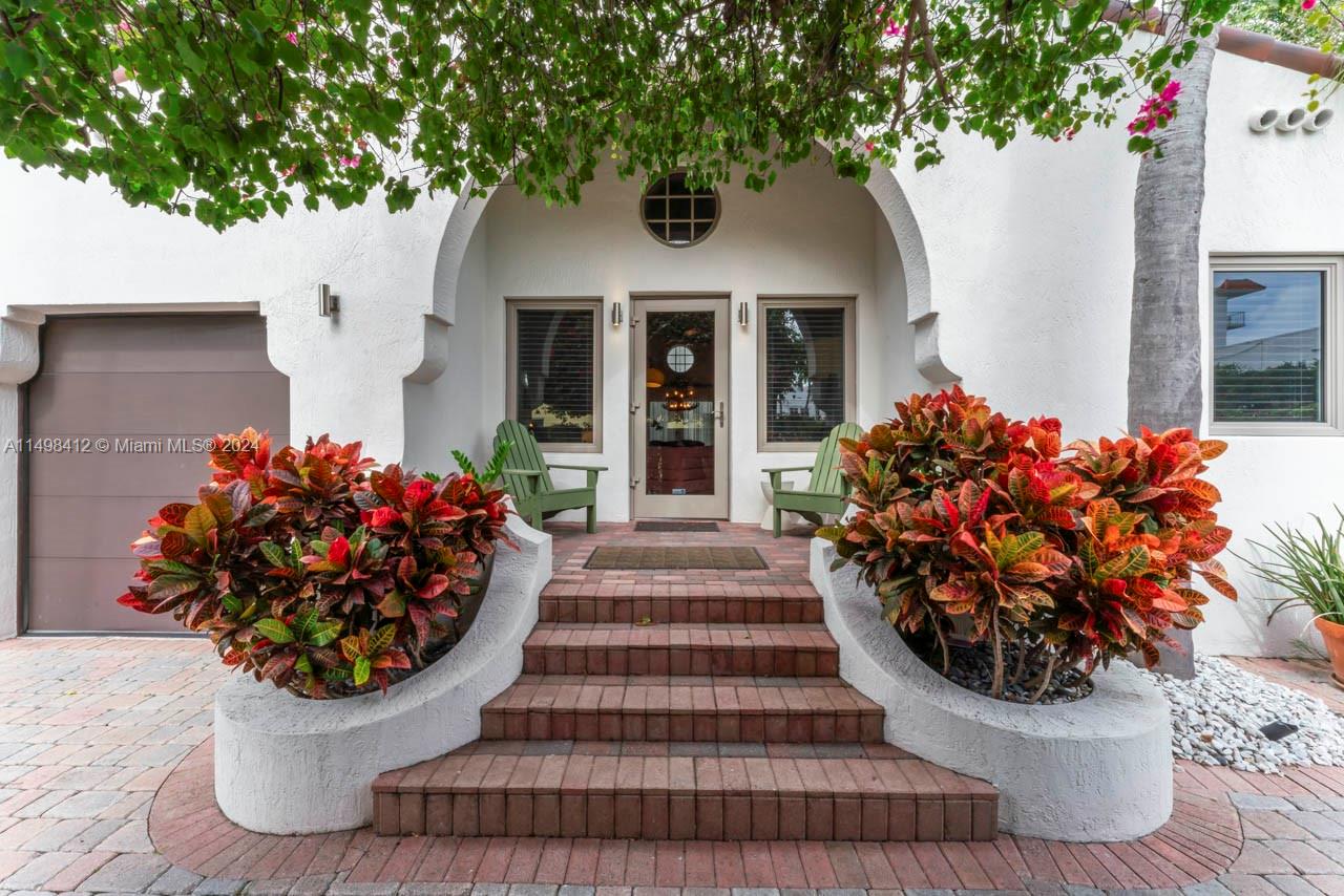 729 Espanola Way, Miami Beach, Florida 33139, 4 Bedrooms Bedrooms, ,4 BathroomsBathrooms,Residential,For Sale,729 Espanola Way,A11498412