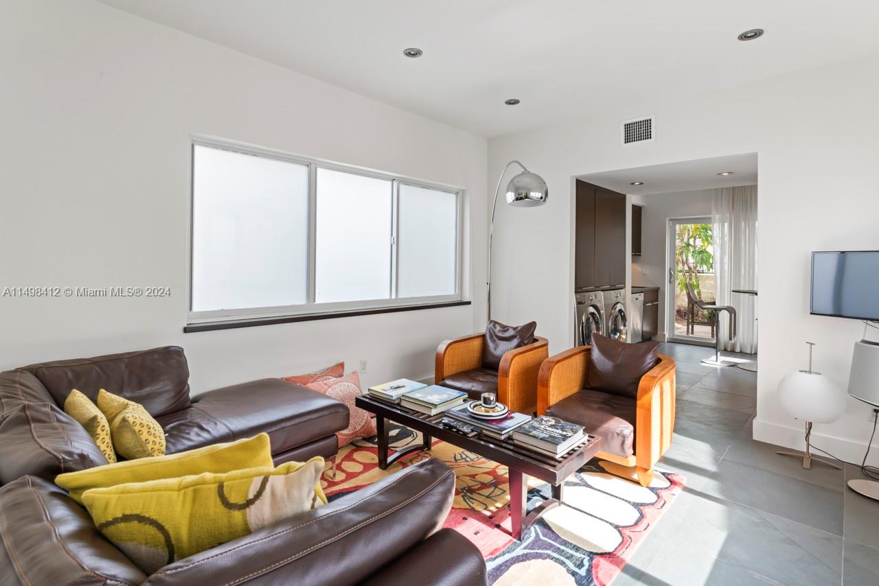 729 Espanola Way, Miami Beach, Florida 33139, 4 Bedrooms Bedrooms, ,4 BathroomsBathrooms,Residential,For Sale,729 Espanola Way,A11498412