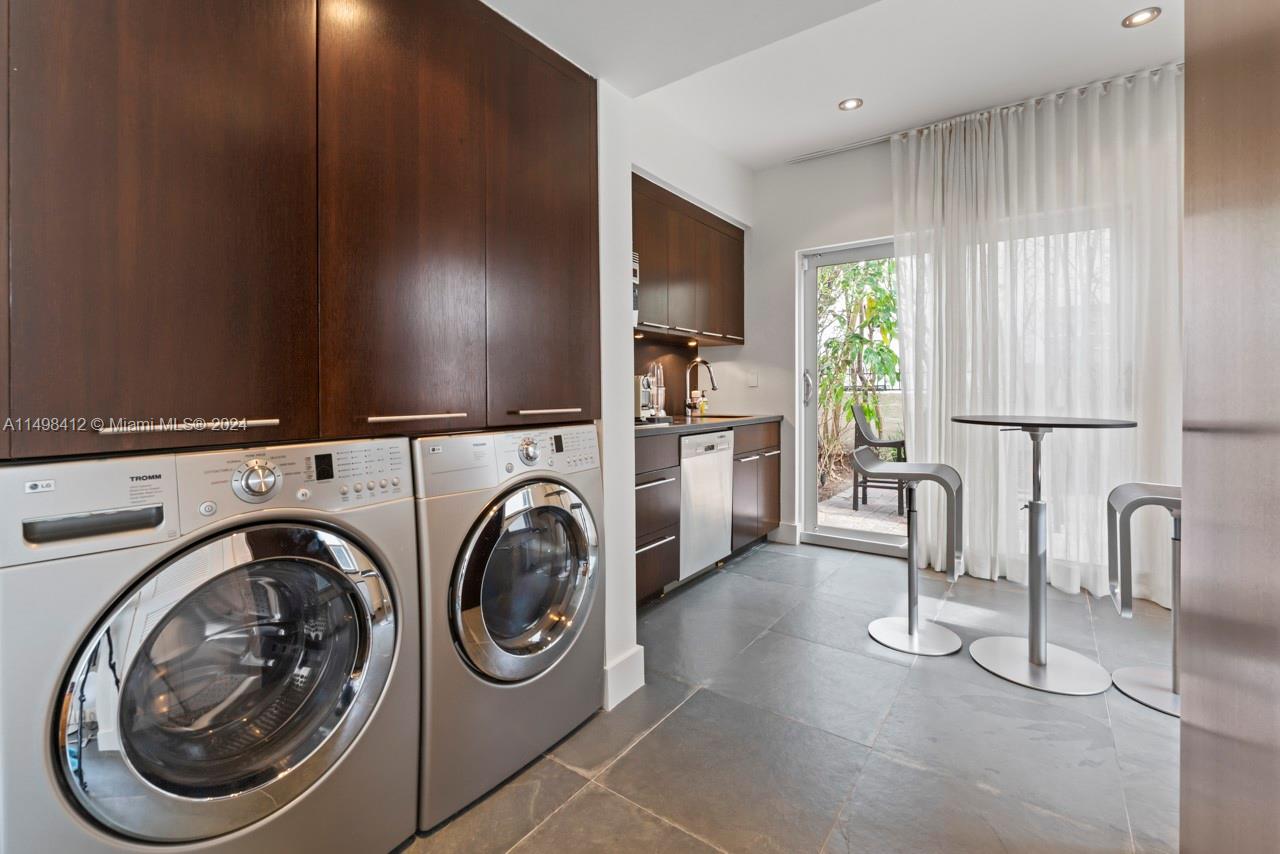 729 Espanola Way, Miami Beach, Florida 33139, 4 Bedrooms Bedrooms, ,4 BathroomsBathrooms,Residential,For Sale,729 Espanola Way,A11498412