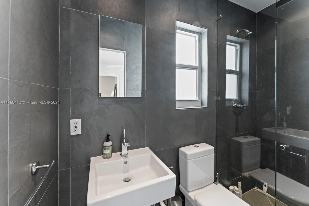 729 Espanola Way, Miami Beach, Florida 33139, 4 Bedrooms Bedrooms, ,4 BathroomsBathrooms,Residential,For Sale,729 Espanola Way,A11498412