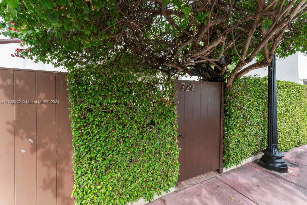 729 Espanola Way, Miami Beach, Florida 33139, 4 Bedrooms Bedrooms, ,4 BathroomsBathrooms,Residential,For Sale,729 Espanola Way,A11498412