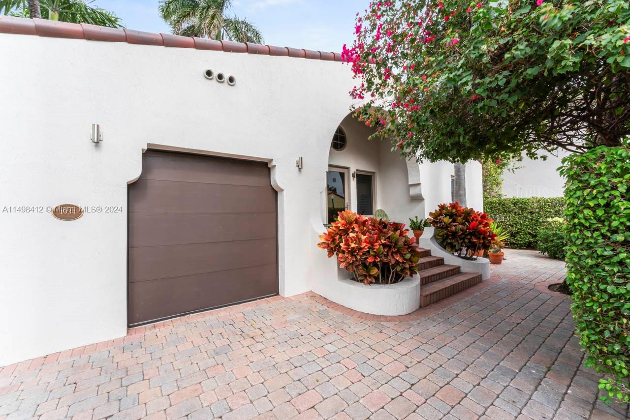 729 Espanola Way, Miami Beach, Florida 33139, 4 Bedrooms Bedrooms, ,4 BathroomsBathrooms,Residential,For Sale,729 Espanola Way,A11498412
