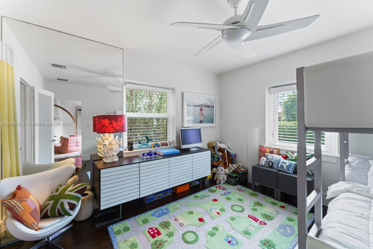 729 Espanola Way, Miami Beach, Florida 33139, 4 Bedrooms Bedrooms, ,4 BathroomsBathrooms,Residential,For Sale,729 Espanola Way,A11498412