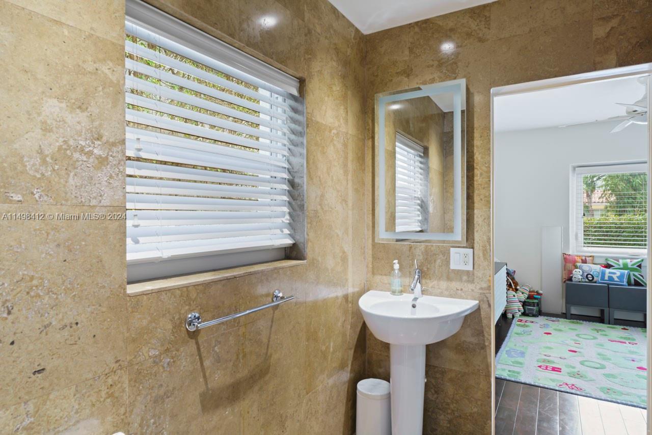 729 Espanola Way, Miami Beach, Florida 33139, 4 Bedrooms Bedrooms, ,4 BathroomsBathrooms,Residential,For Sale,729 Espanola Way,A11498412