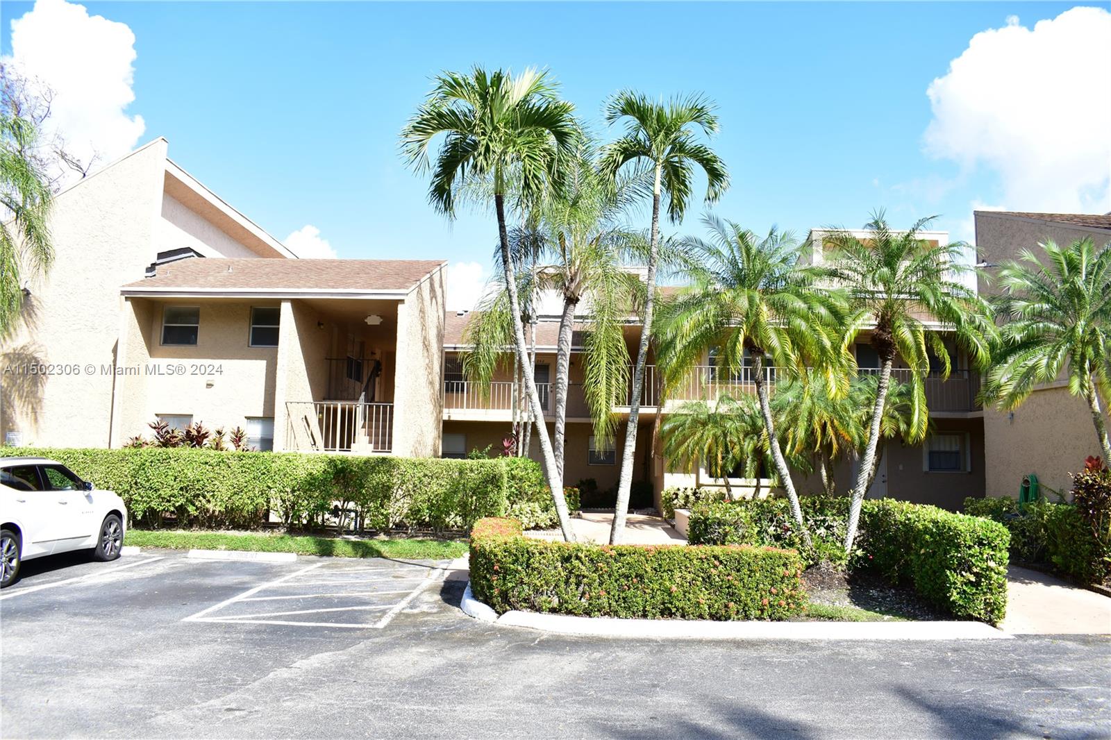 7598 NW 86th Ter 102, Tamarac, Florida 33321, 2 Bedrooms Bedrooms, ,2 BathroomsBathrooms,Residential,For Sale,7598 NW 86th Ter 102,A11502306