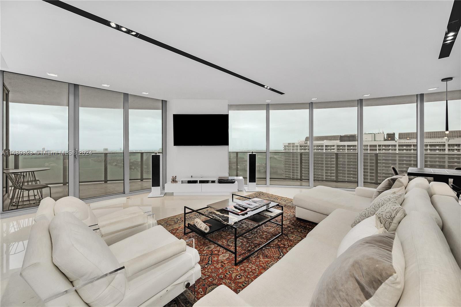 488 NE 18th St 3512, Miami, Florida 33132, 3 Bedrooms Bedrooms, ,4 BathroomsBathrooms,Residential,For Sale,488 NE 18th St 3512,A11489323