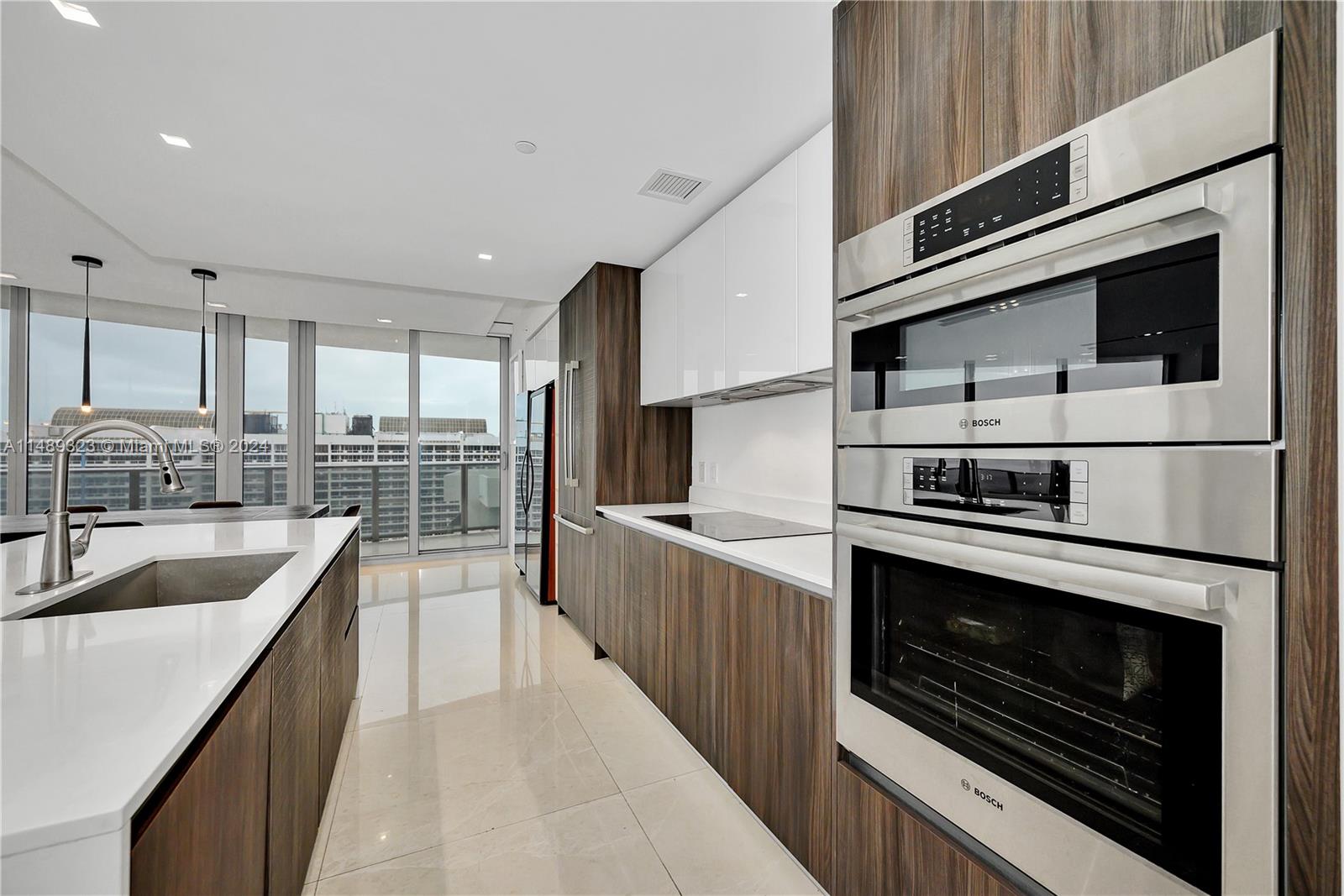 488 NE 18th St 3512, Miami, Florida 33132, 3 Bedrooms Bedrooms, ,4 BathroomsBathrooms,Residential,For Sale,488 NE 18th St 3512,A11489323