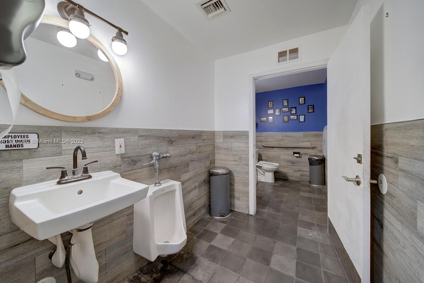 Free-Standing Restaurant For Sale in Miami Beach, Miami Beach, Florida 33139, ,Businessopportunity,For Sale,Free-Standing Restaurant For Sale in Miami Beach,A11502352