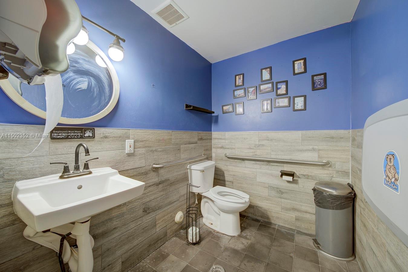 Free-Standing Restaurant For Sale in Miami Beach, Miami Beach, Florida 33139, ,Businessopportunity,For Sale,Free-Standing Restaurant For Sale in Miami Beach,A11502352