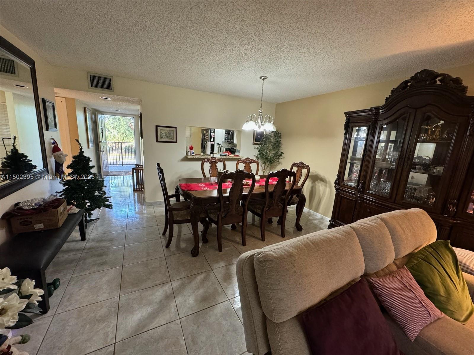 1000 125th Ave, Pembroke Pines, FL, 33027 United States, 2 Bedrooms Bedrooms, ,2 BathroomsBathrooms,Residential,For Sale,125th Ave,A11502395