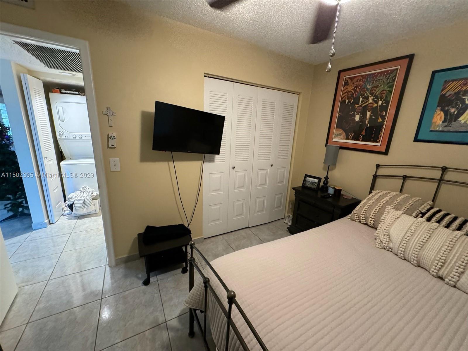 1000 125th Ave, Pembroke Pines, FL, 33027 United States, 2 Bedrooms Bedrooms, ,2 BathroomsBathrooms,Residential,For Sale,125th Ave,A11502395