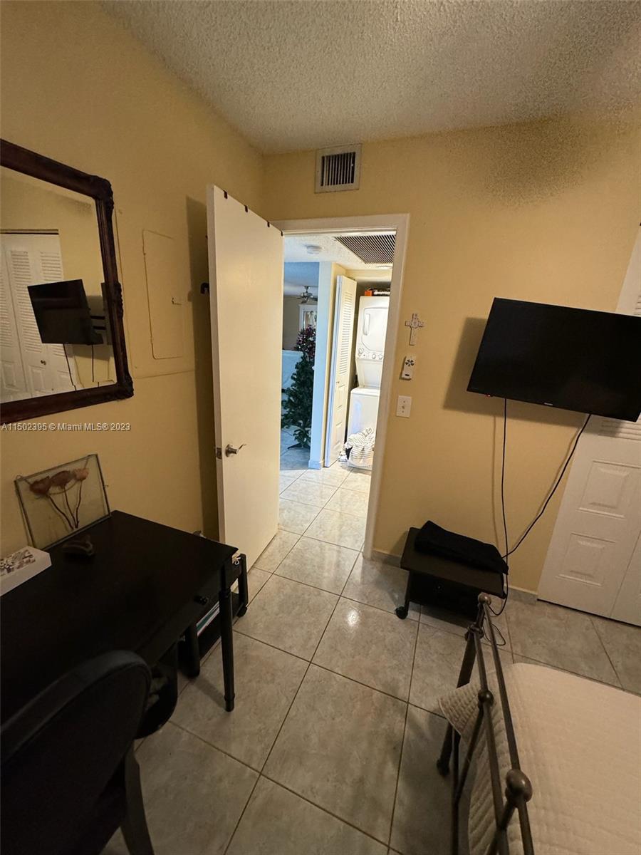 1000 125th Ave, Pembroke Pines, FL, 33027 United States, 2 Bedrooms Bedrooms, ,2 BathroomsBathrooms,Residential,For Sale,125th Ave,A11502395