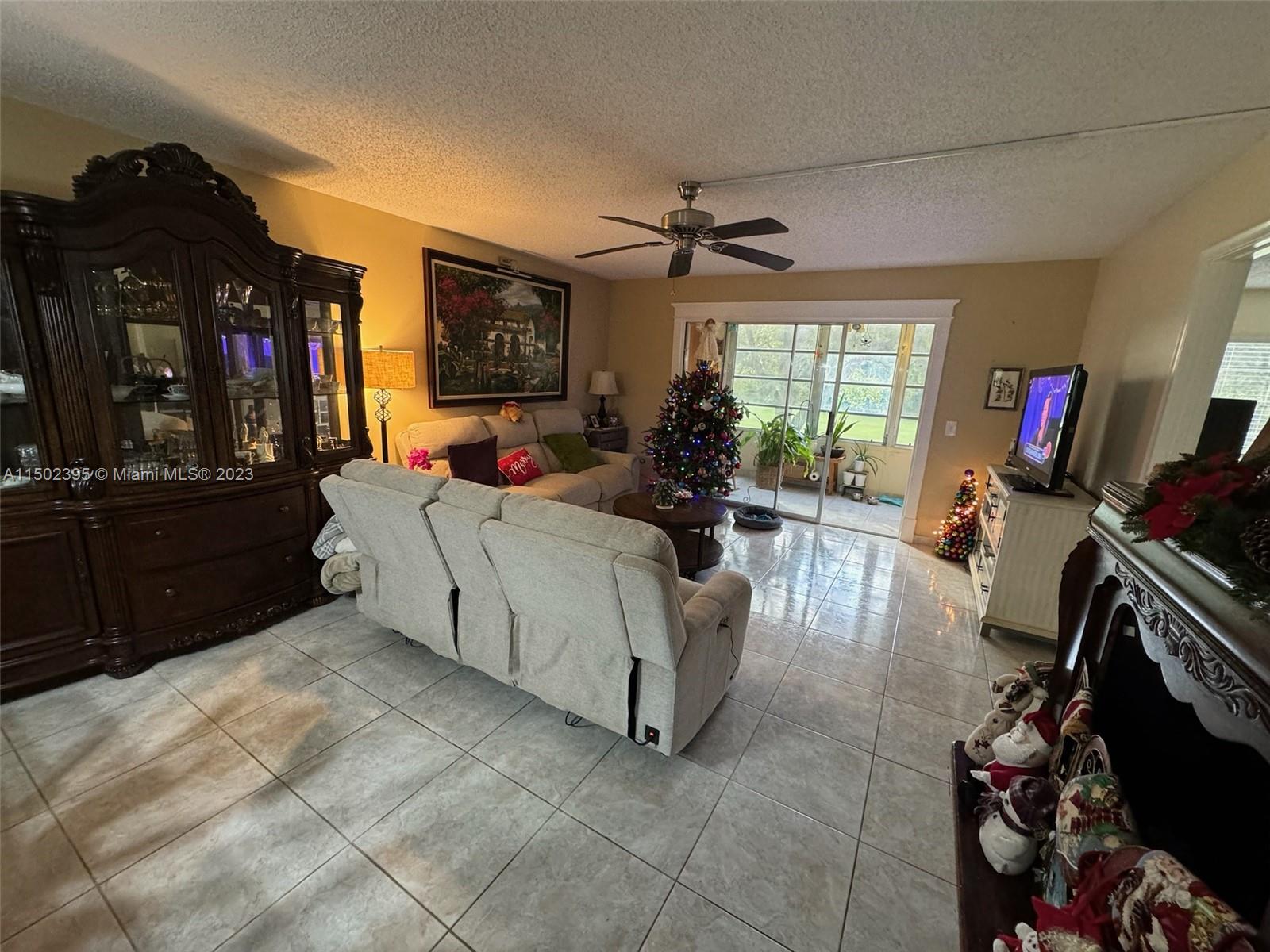 1000 125th Ave, Pembroke Pines, FL, 33027 United States, 2 Bedrooms Bedrooms, ,2 BathroomsBathrooms,Residential,For Sale,125th Ave,A11502395