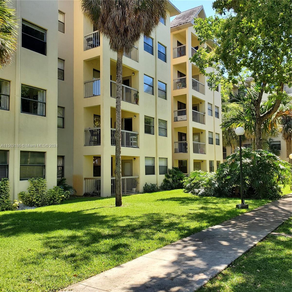 Doral, FL, 33166 United States, 2 Bedrooms Bedrooms, ,2 BathroomsBathrooms,Residential,For Sale,A11502186