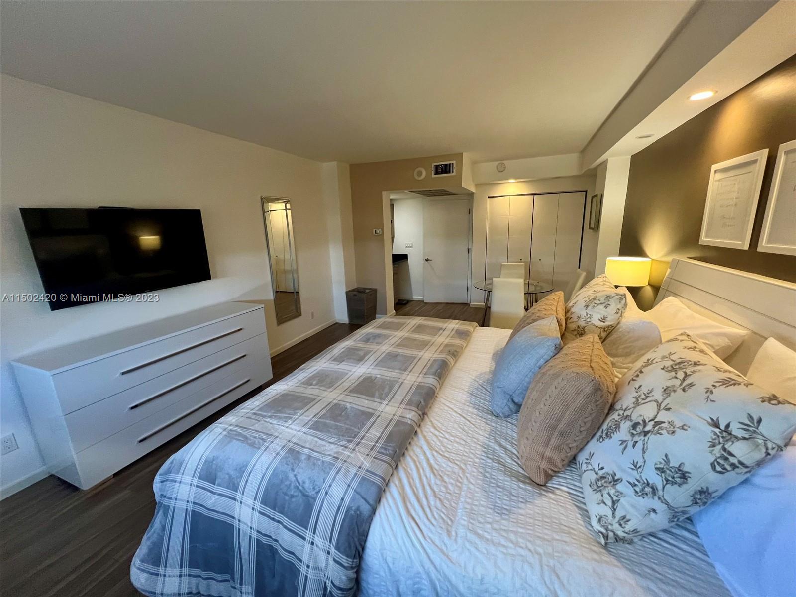 19370 Collins Ave 426, Sunny Isles Beach, Florida 33160, 3 Bedrooms Bedrooms, ,2 BathroomsBathrooms,Residential,For Sale,19370 Collins Ave 426,A11502420