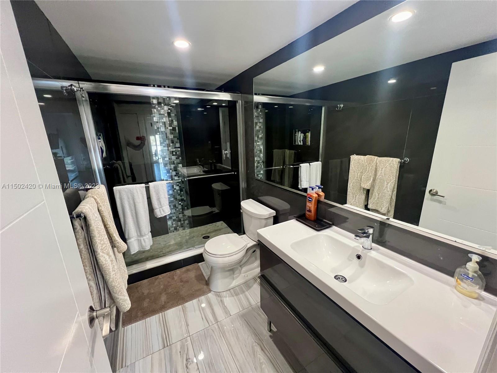 19370 Collins Ave 426, Sunny Isles Beach, Florida 33160, 3 Bedrooms Bedrooms, ,2 BathroomsBathrooms,Residential,For Sale,19370 Collins Ave 426,A11502420