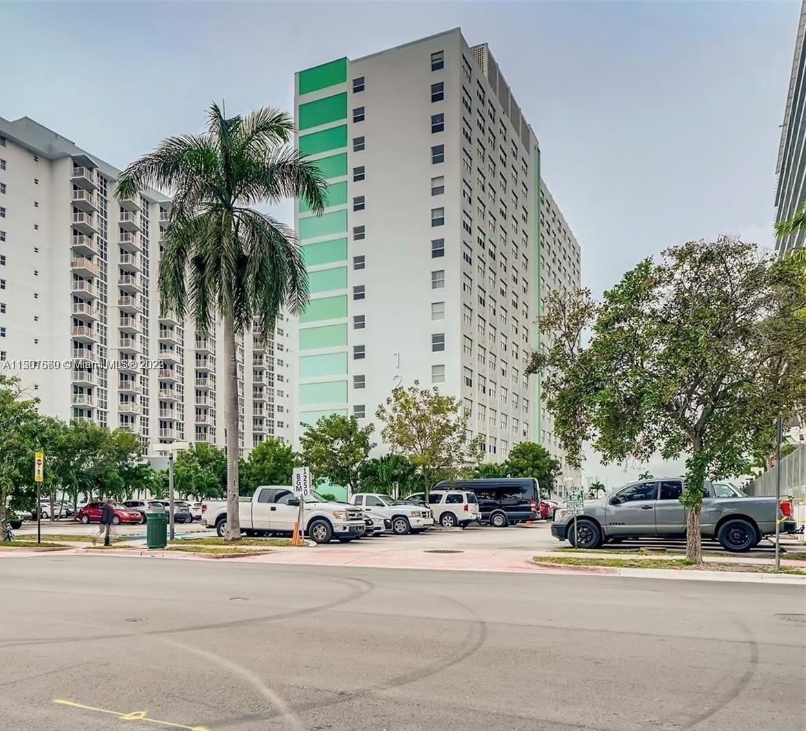 1250 West Ave 6W, Miami Beach, Florida 33139, 1 Bedroom Bedrooms, ,1 BathroomBathrooms,Residential,For Sale,1250 West Ave 6W,A11501660