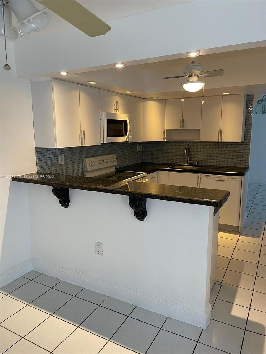 8450 SW 154th Cir Ct 204, Miami, Florida 33193, 3 Bedrooms Bedrooms, ,2 BathroomsBathrooms,Residentiallease,For Rent,8450 SW 154th Cir Ct 204,A11502446