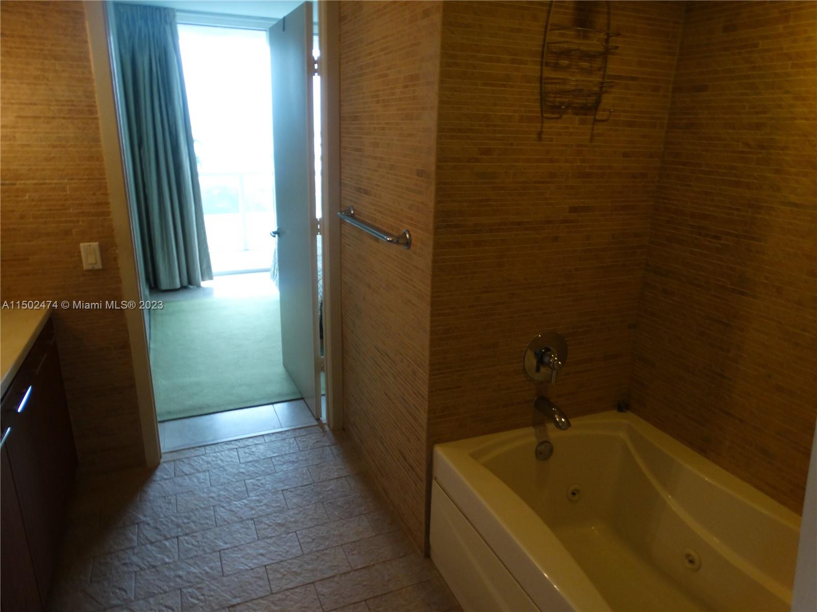 50 Biscayne Blvd 612, Miami, Florida 33132, 1 Bedroom Bedrooms, ,1 BathroomBathrooms,Residentiallease,For Rent,50 Biscayne Blvd 612,A11502474