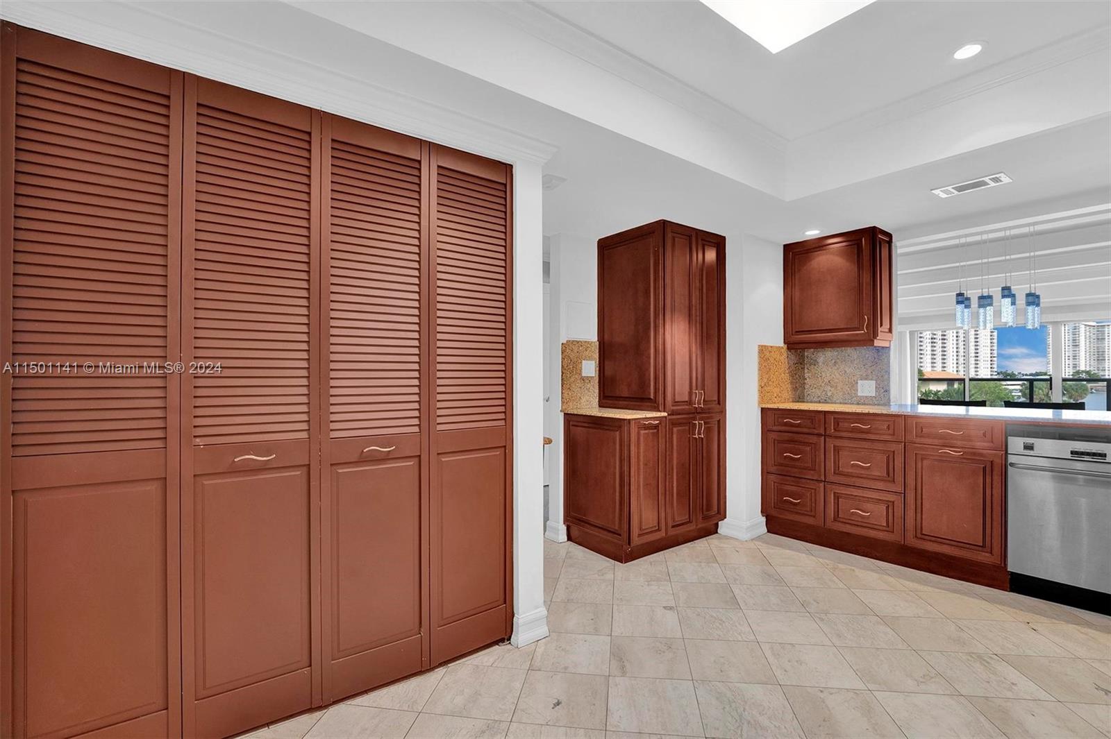 4000 NE 168th St PH3A, North Miami Beach, Florida 33160, 2 Bedrooms Bedrooms, ,2 BathroomsBathrooms,Residentiallease,For Rent,4000 NE 168th St PH3A,A11501141