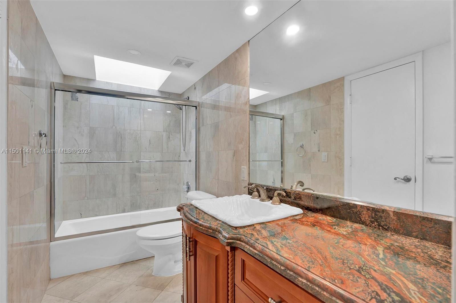 4000 NE 168th St PH3A, North Miami Beach, Florida 33160, 2 Bedrooms Bedrooms, ,2 BathroomsBathrooms,Residentiallease,For Rent,4000 NE 168th St PH3A,A11501141