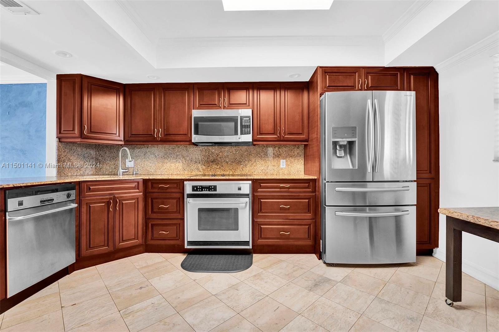 4000 NE 168th St PH3A, North Miami Beach, Florida 33160, 2 Bedrooms Bedrooms, ,2 BathroomsBathrooms,Residentiallease,For Rent,4000 NE 168th St PH3A,A11501141