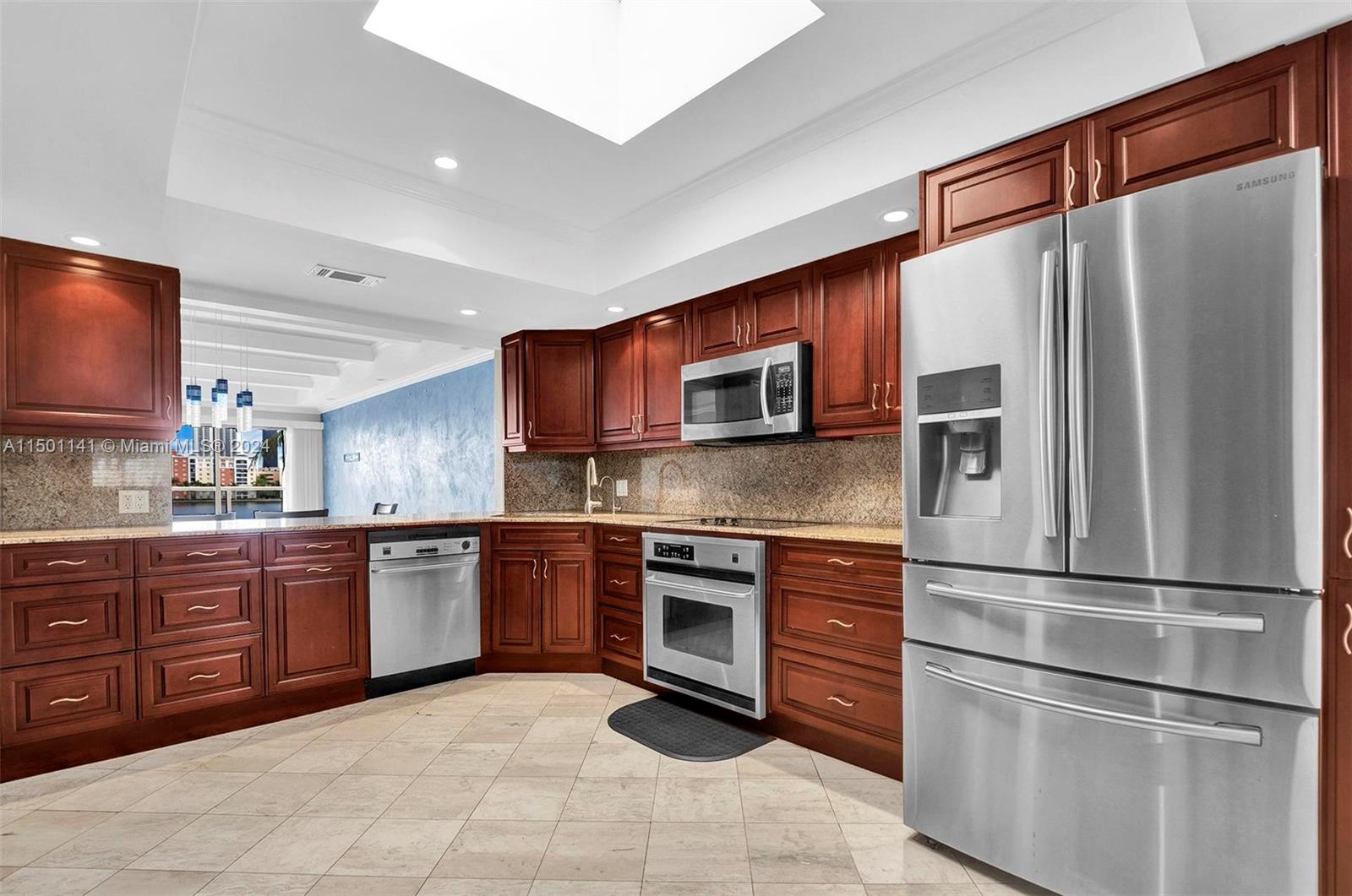 4000 NE 168th St PH3A, North Miami Beach, Florida 33160, 2 Bedrooms Bedrooms, ,2 BathroomsBathrooms,Residentiallease,For Rent,4000 NE 168th St PH3A,A11501141