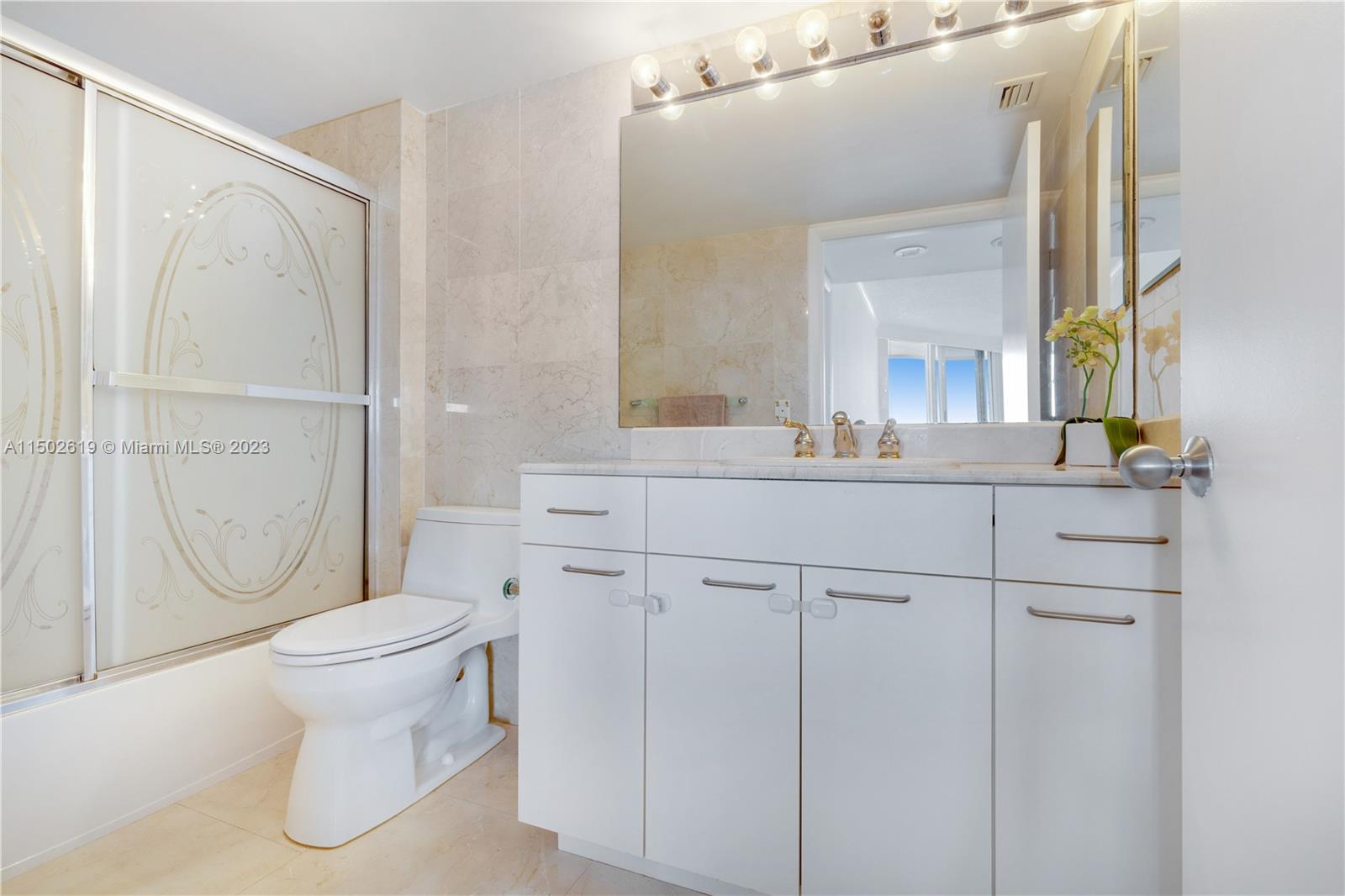 21055 Yacht club dr, Aventura, FL, 33180 United States, 2 Bedrooms Bedrooms, ,2 BathroomsBathrooms,Residential,For Sale,Yacht club dr,A11502619