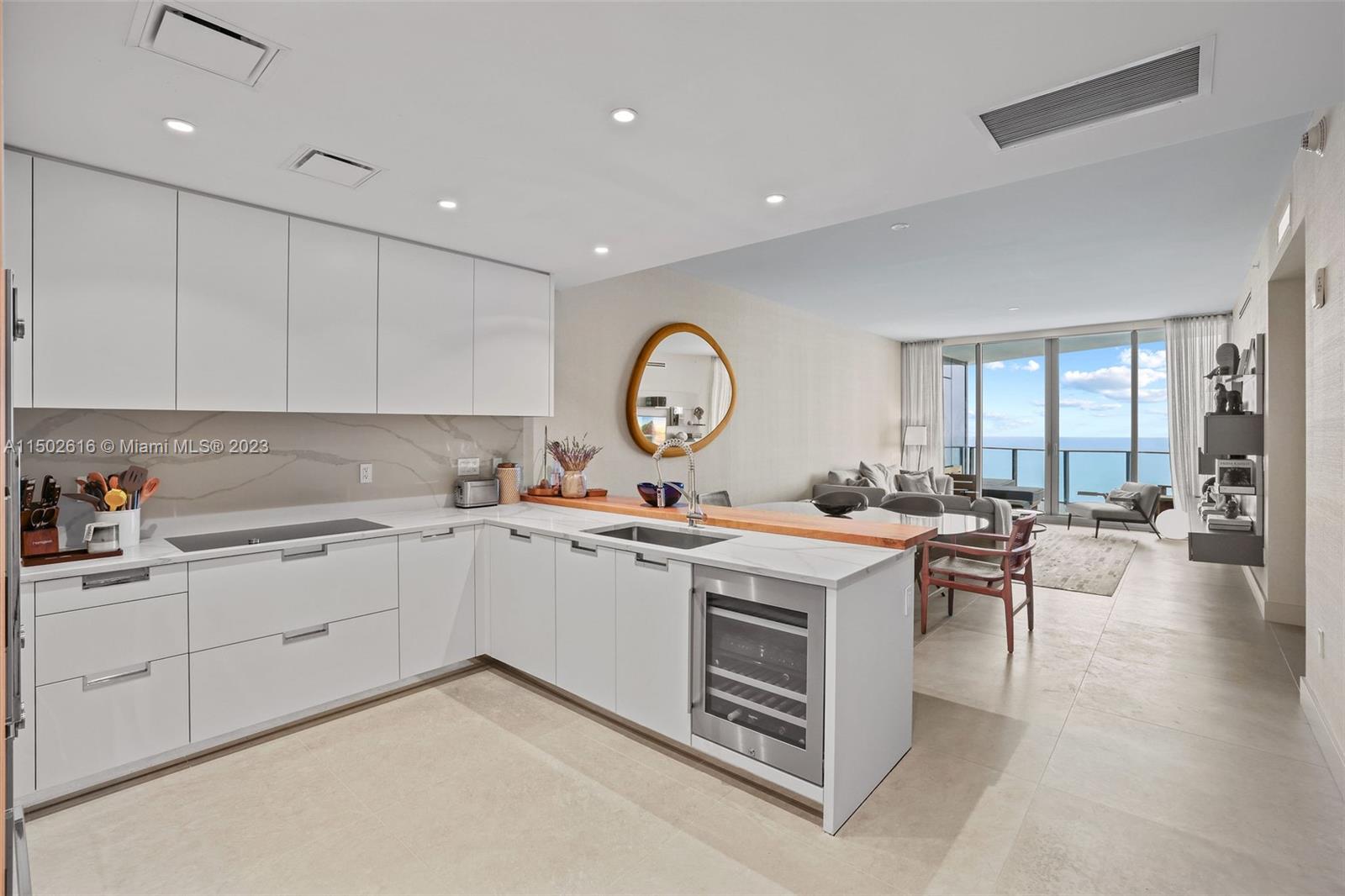 15701 Collins Ave, Sunny Isles Beach, FL, 33160 United States, 2 Bedrooms Bedrooms, ,2 BathroomsBathrooms,Residential,For Sale,Collins Ave,A11502616