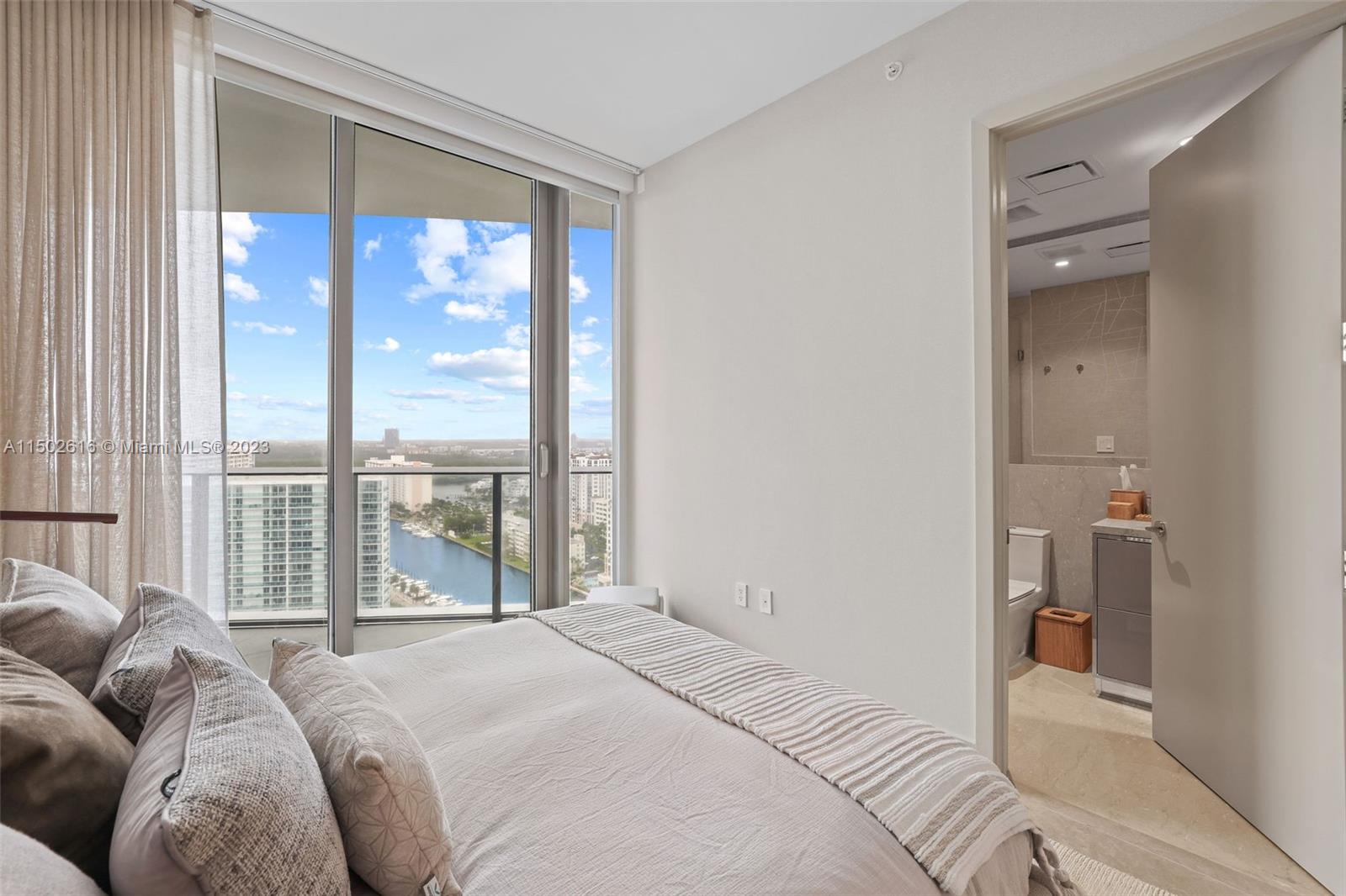 15701 Collins Ave, Sunny Isles Beach, FL, 33160 United States, 2 Bedrooms Bedrooms, ,2 BathroomsBathrooms,Residential,For Sale,Collins Ave,A11502616