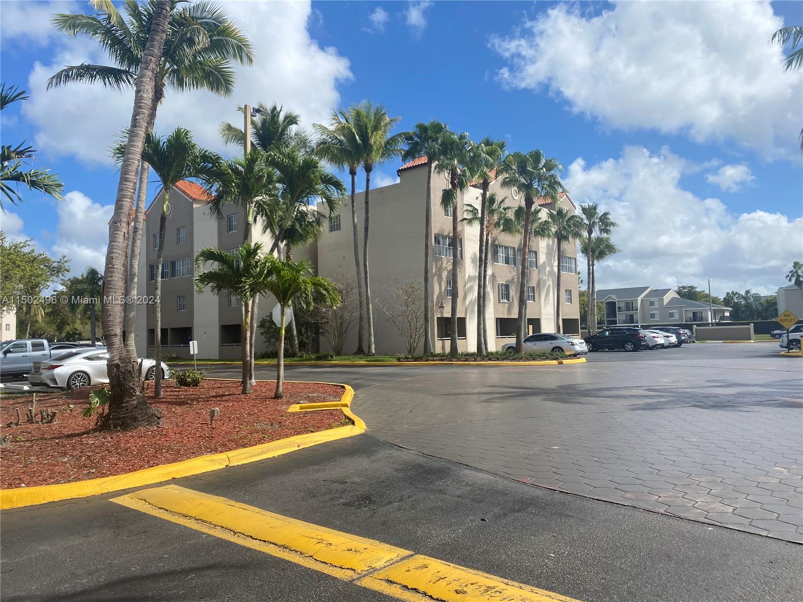 6045 NW 186th St 117, Hialeah, Florida 33015, 2 Bedrooms Bedrooms, ,2 BathroomsBathrooms,Residentiallease,For Rent,6045 NW 186th St 117,A11502496