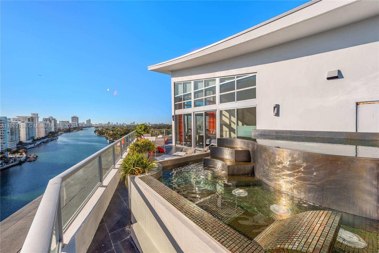 ROOF DECK