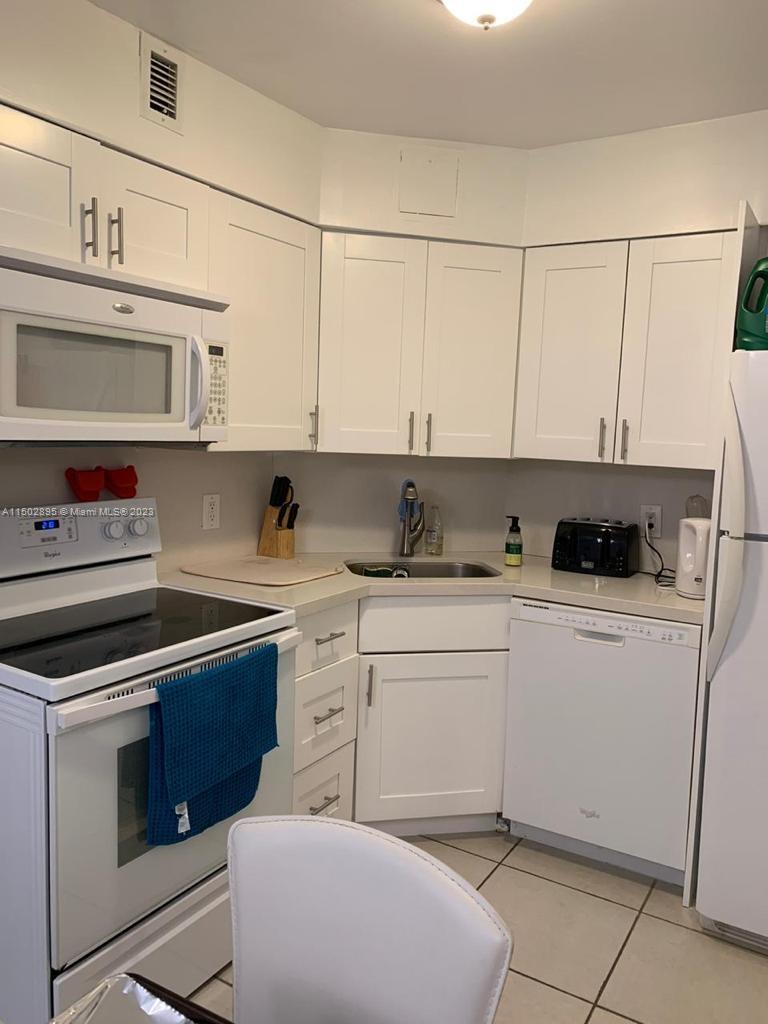 5225 Collins Ave 1514, Miami Beach, Florida 33140, 2 Bedrooms Bedrooms, ,2 BathroomsBathrooms,Residential,For Sale,5225 Collins Ave 1514,A11502895