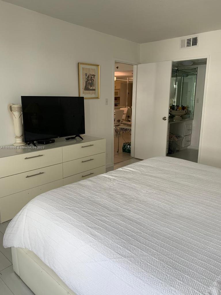 5225 Collins Ave 1514, Miami Beach, Florida 33140, 2 Bedrooms Bedrooms, ,2 BathroomsBathrooms,Residential,For Sale,5225 Collins Ave 1514,A11502895