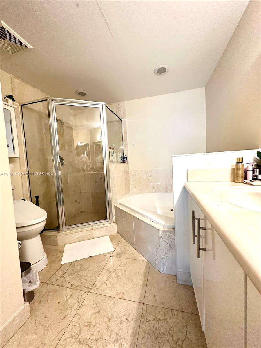 7900 Harbor Island Dr 610, North Bay Village, Florida 33141, 2 Bedrooms Bedrooms, ,2 BathroomsBathrooms,Residential,For Sale,7900 Harbor Island Dr 610,A11502353
