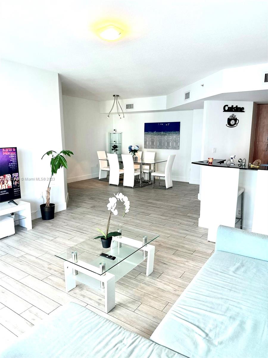 7900 Harbor Island Dr 610, North Bay Village, Florida 33141, 2 Bedrooms Bedrooms, ,2 BathroomsBathrooms,Residential,For Sale,7900 Harbor Island Dr 610,A11502353