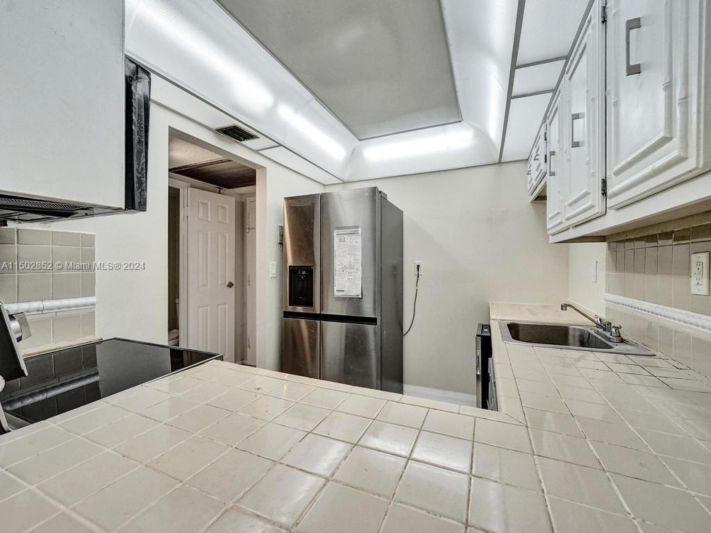 800 Parkview Dr 826, Hallandale Beach, Florida 33009, 1 Bedroom Bedrooms, ,1 BathroomBathrooms,Residential,For Sale,800 Parkview Dr 826,A11502852