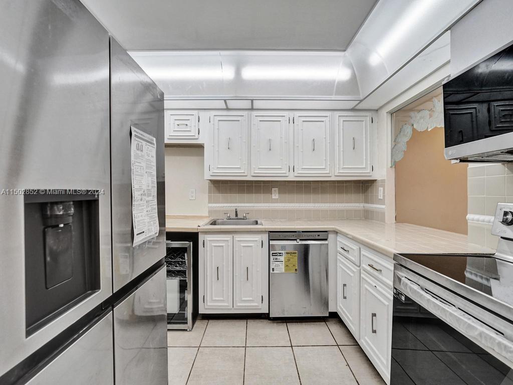 800 Parkview Dr 826, Hallandale Beach, Florida 33009, 1 Bedroom Bedrooms, ,1 BathroomBathrooms,Residential,For Sale,800 Parkview Dr 826,A11502852