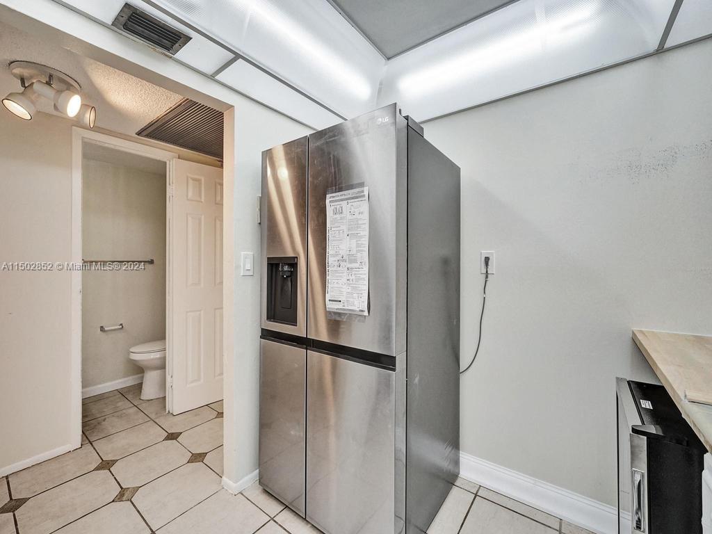 800 Parkview Dr 826, Hallandale Beach, Florida 33009, 1 Bedroom Bedrooms, ,1 BathroomBathrooms,Residential,For Sale,800 Parkview Dr 826,A11502852