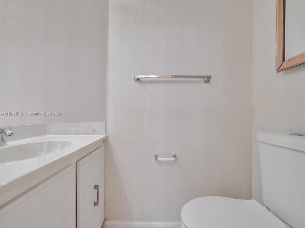 800 Parkview Dr 826, Hallandale Beach, Florida 33009, 1 Bedroom Bedrooms, ,1 BathroomBathrooms,Residential,For Sale,800 Parkview Dr 826,A11502852