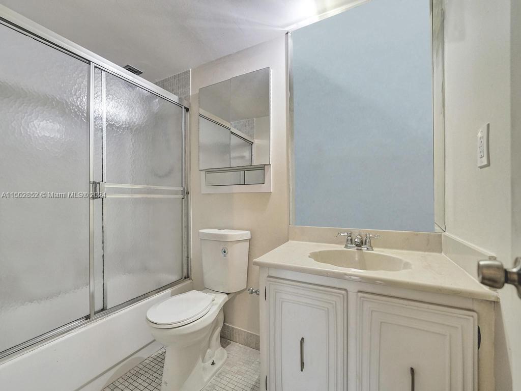 800 Parkview Dr 826, Hallandale Beach, Florida 33009, 1 Bedroom Bedrooms, ,1 BathroomBathrooms,Residential,For Sale,800 Parkview Dr 826,A11502852