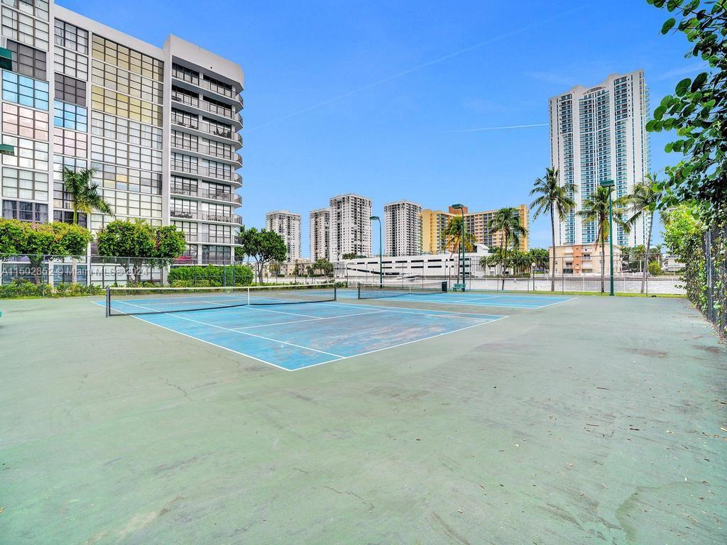 800 Parkview Dr 826, Hallandale Beach, Florida 33009, 1 Bedroom Bedrooms, ,1 BathroomBathrooms,Residential,For Sale,800 Parkview Dr 826,A11502852