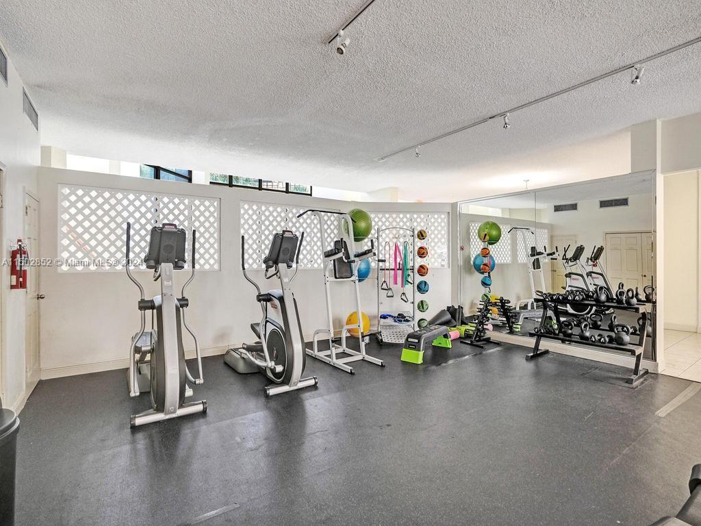 800 Parkview Dr 826, Hallandale Beach, Florida 33009, 1 Bedroom Bedrooms, ,1 BathroomBathrooms,Residential,For Sale,800 Parkview Dr 826,A11502852