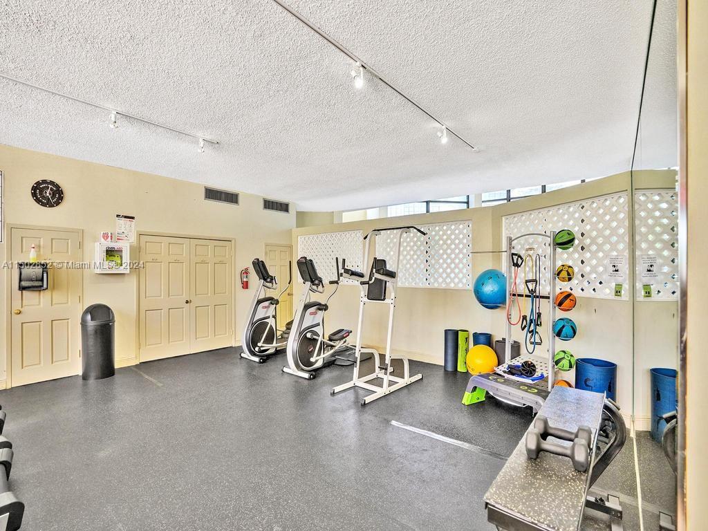 800 Parkview Dr 826, Hallandale Beach, Florida 33009, 1 Bedroom Bedrooms, ,1 BathroomBathrooms,Residential,For Sale,800 Parkview Dr 826,A11502852