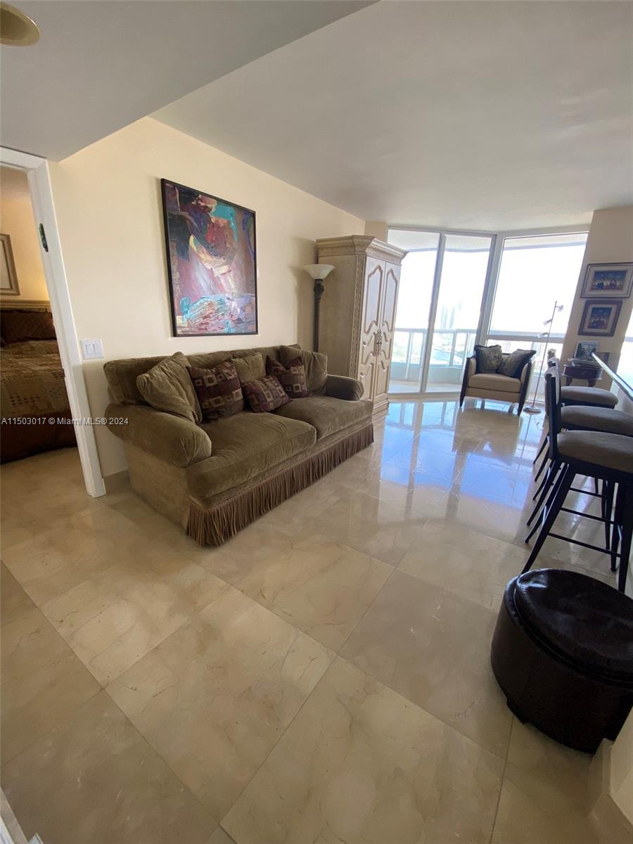 21205 Yacht Club Dr 2910, Aventura, Florida 33180, 3 Bedrooms Bedrooms, ,2 BathroomsBathrooms,Residential,For Sale,21205 Yacht Club Dr 2910,A11503017