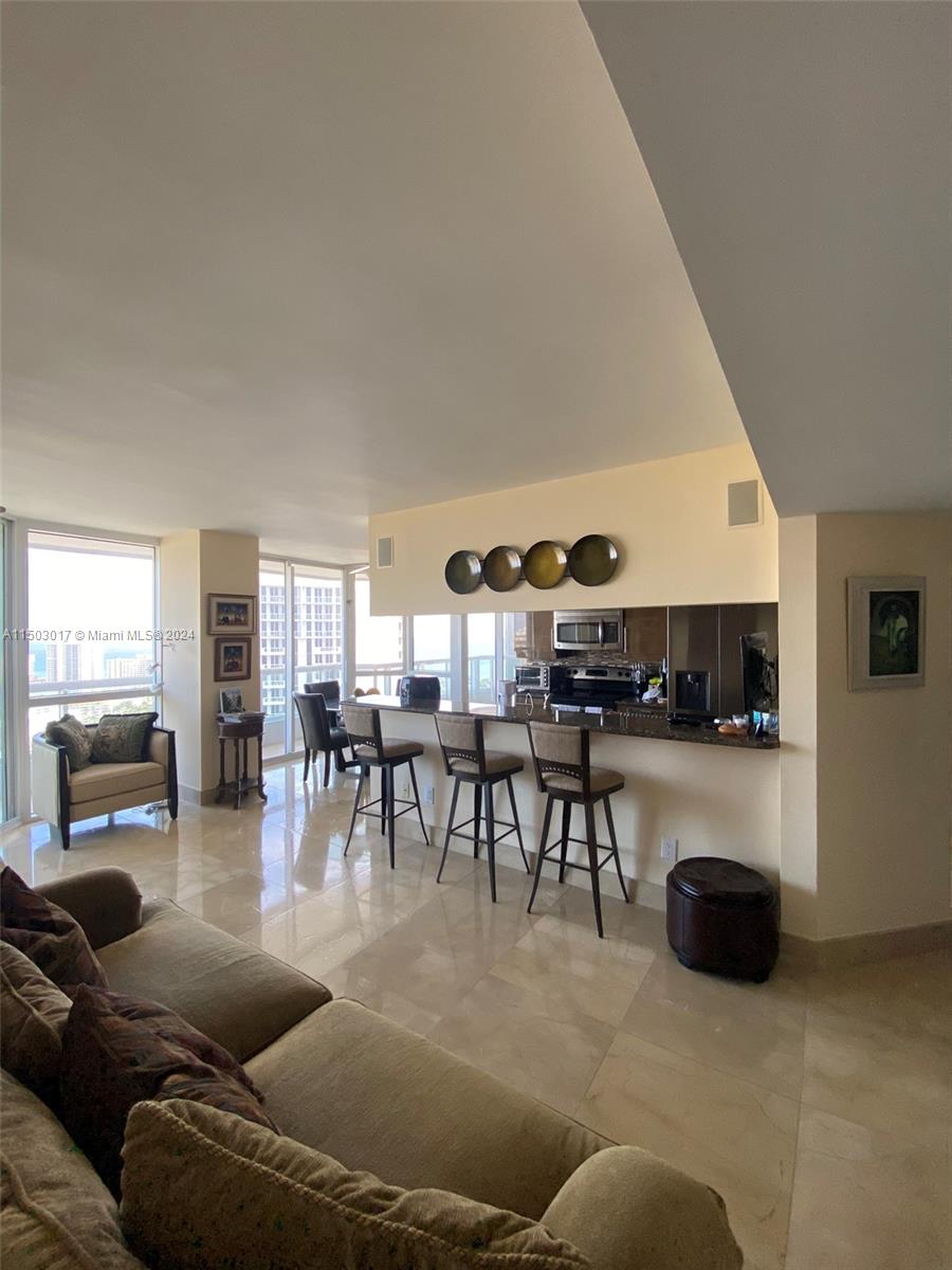 21205 Yacht Club Dr 2910, Aventura, Florida 33180, 3 Bedrooms Bedrooms, ,2 BathroomsBathrooms,Residential,For Sale,21205 Yacht Club Dr 2910,A11503017