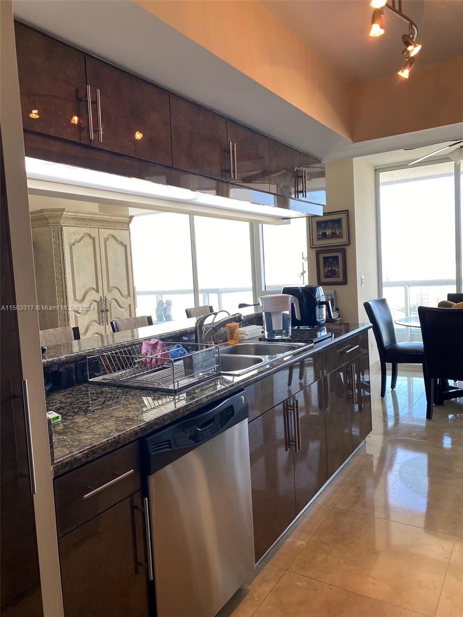 21205 Yacht Club Dr 2910, Aventura, Florida 33180, 3 Bedrooms Bedrooms, ,2 BathroomsBathrooms,Residential,For Sale,21205 Yacht Club Dr 2910,A11503017
