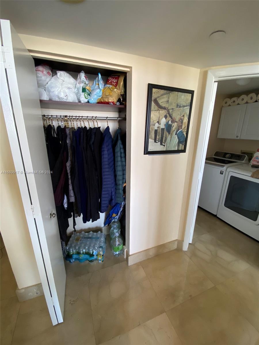 21205 Yacht Club Dr 2910, Aventura, Florida 33180, 3 Bedrooms Bedrooms, ,2 BathroomsBathrooms,Residential,For Sale,21205 Yacht Club Dr 2910,A11503017