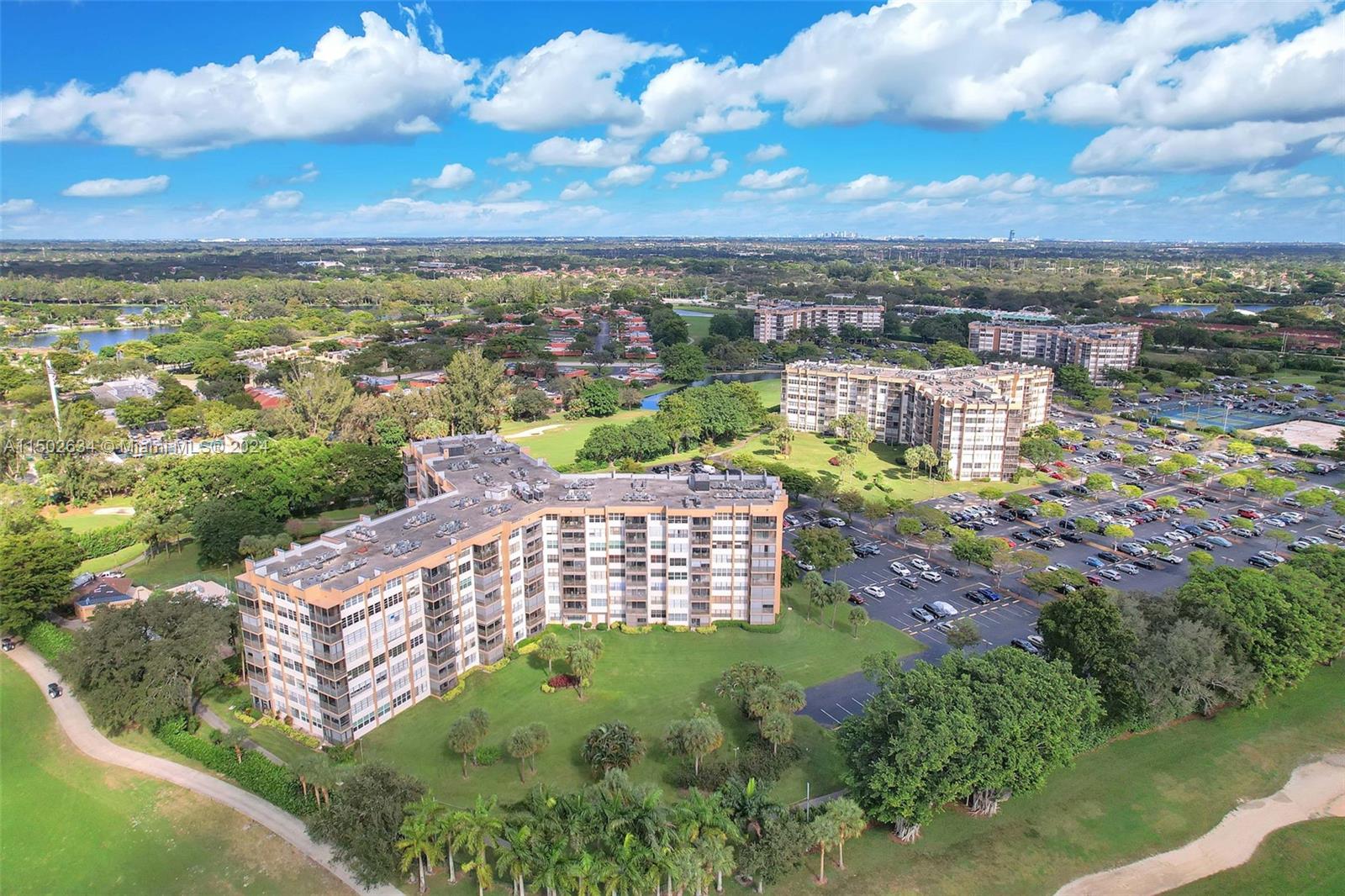 900 Saint Charles Pl, Pembroke Pines, FL, 33026 United States, 2 Bedrooms Bedrooms, ,2 BathroomsBathrooms,Residential,For Sale,Saint Charles Pl,A11502634